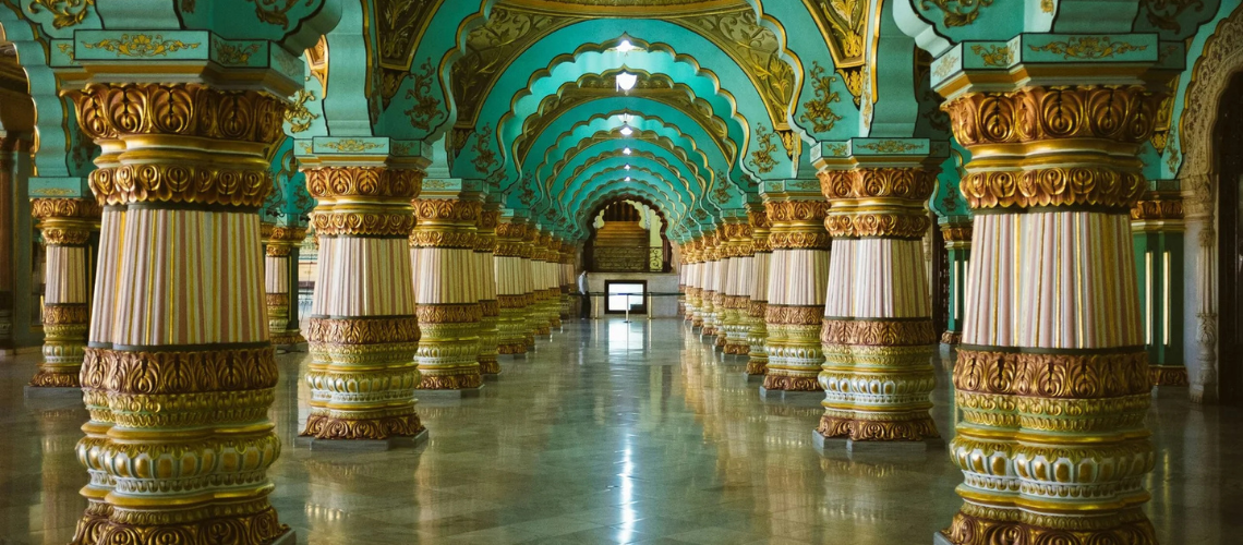 The image shows the interior of the Amba Vilas Palace, better known as the Mysore Palace in Karnataka, India | Immersive Trips