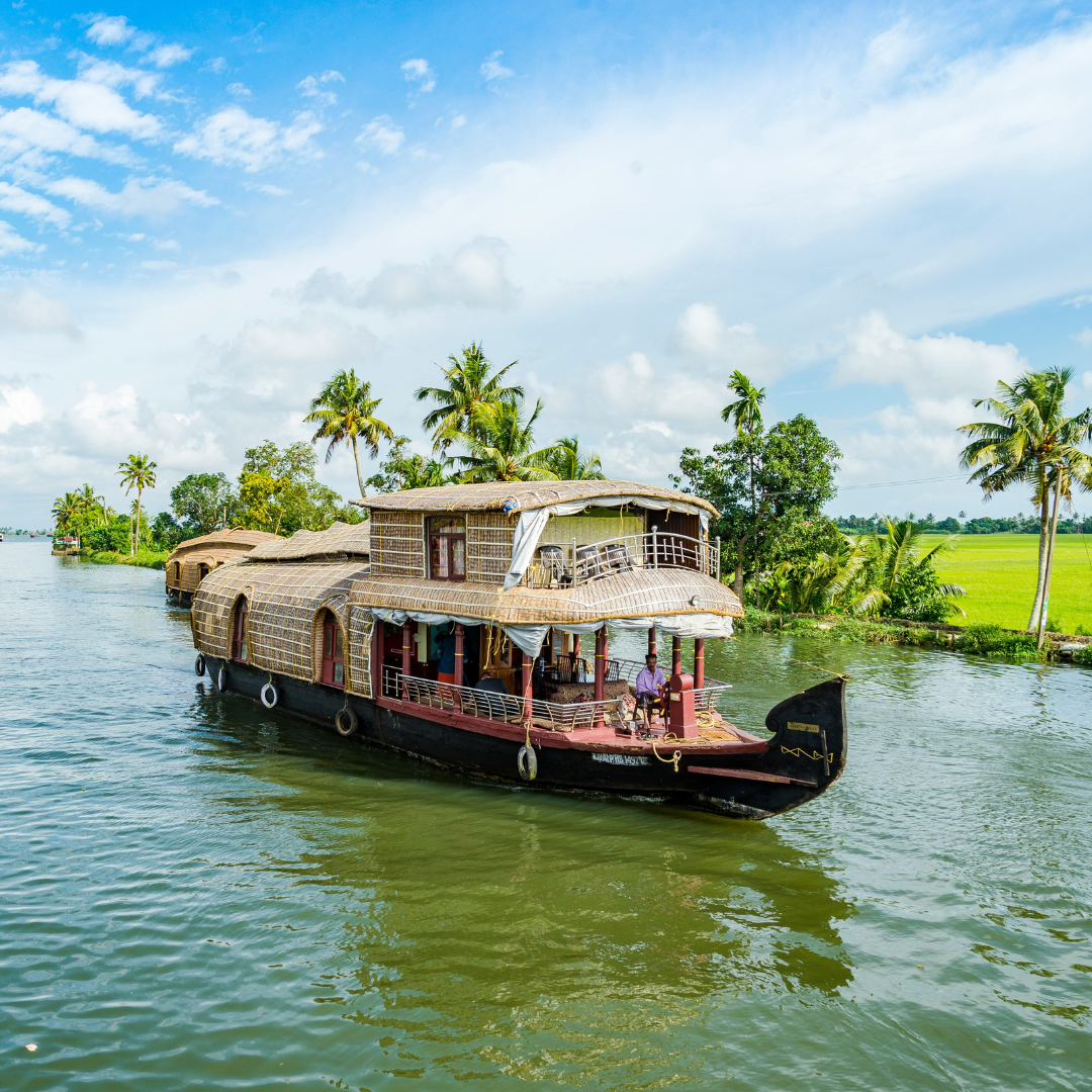 Slow Travel in Kerala: Backwaters, Hills & Coast - Immersive Trips