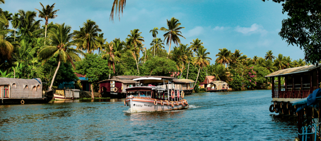 Backwater tours in Kerala | Immersive Trips
