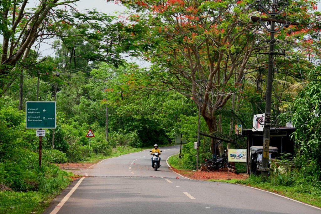How to Reach Kerala: Flights, Trains & Road Routes 3 image3