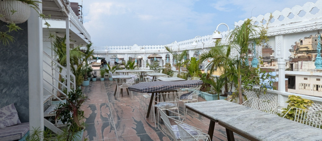 Places to eat in Udaipur- a complete lakeside food guide -Immersive trips