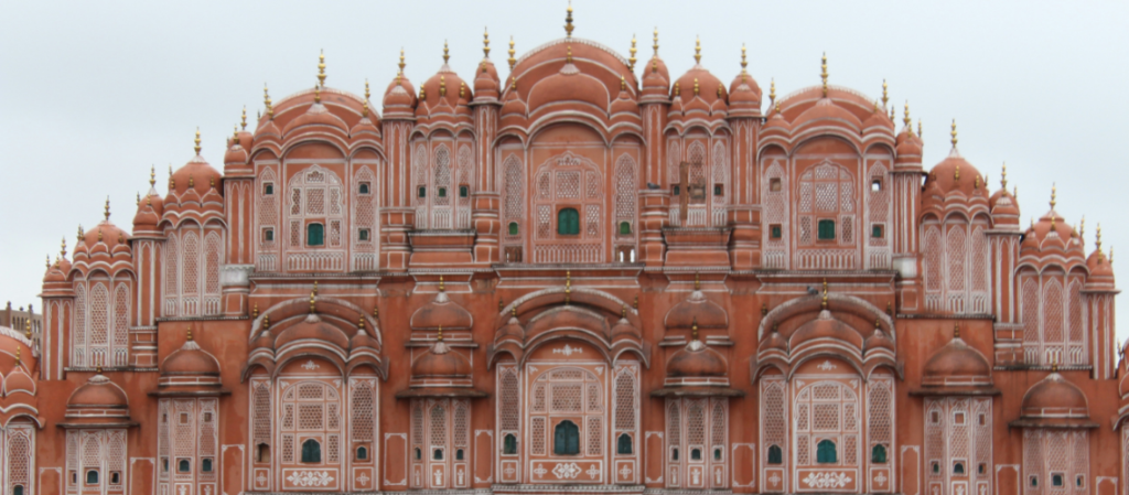 Things to Do in Jaipur: A Complete Travel Guide 8 Things to do in Jaipur- Hawa Mahal, also known as the "Palace of Winds," located in Jaipur, India.